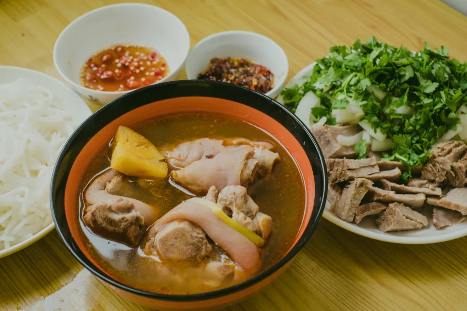 Món ăn & đồ uống kèm theo